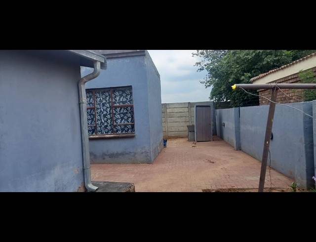 2 BEDROOM HOUSE FOR SALE IN SOSHANGUVE SOUTH